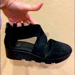 Eileen Fisher Black Suede closed toe strapped sandal. 7.5